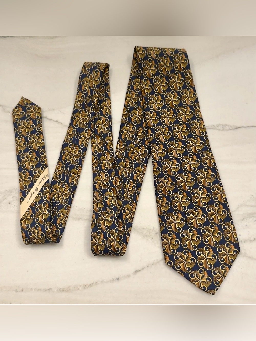 Vintage Salvatore Ferragamo 100% Silk Tie Navy & Gold Gancini Links Design